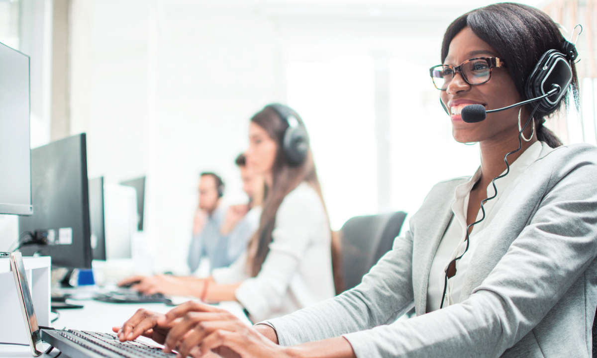 shutterstock_712414768_Hotline